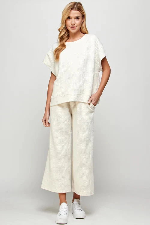 Indigo Boutique Textured Short And Sweatshirt Set In White New Arrivals 3 Indigo Boutique Textured Short And Sweatshirt Set In White New Arrivals